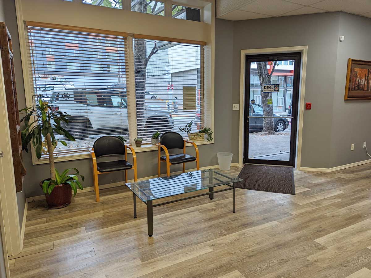 image of waiting lobby at Seattle Chiropractic Life Center